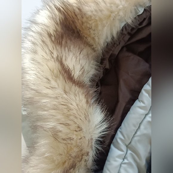 LOLË Women's Coat - Picture 16 of 16